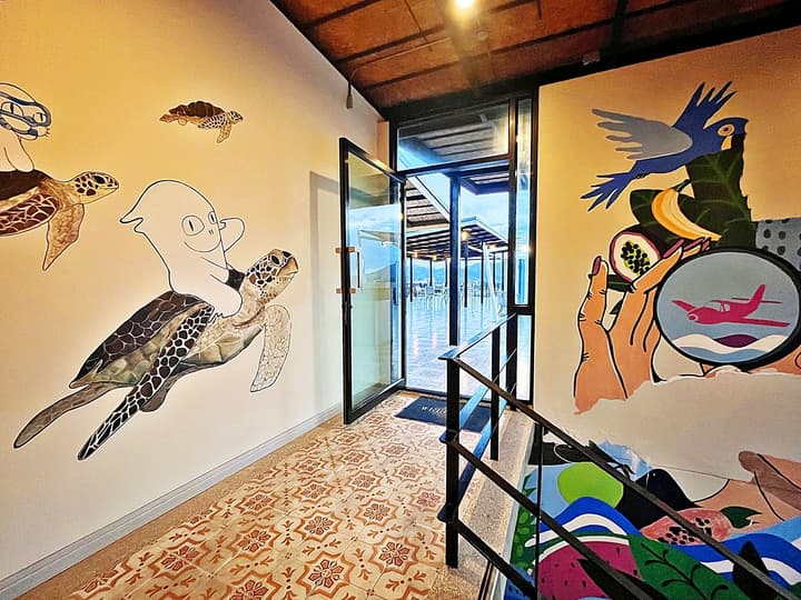 The Sixteenth Naiyang Beach Hotel