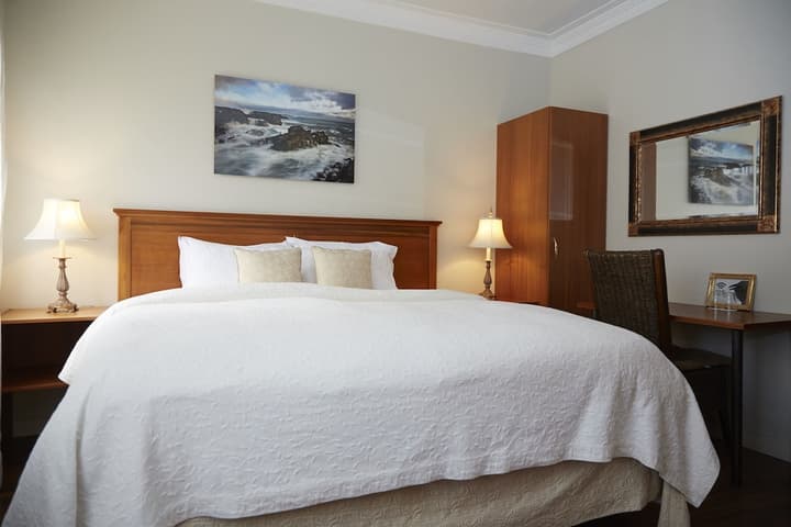 Hrafninn Guesthouse
