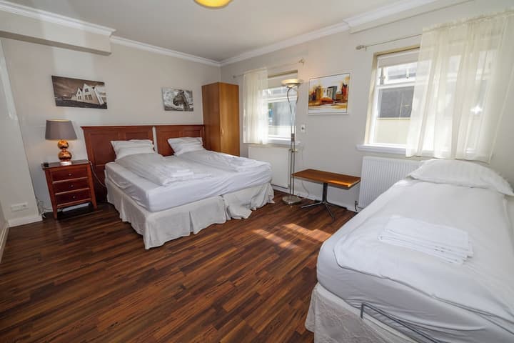 Hrafninn Guesthouse