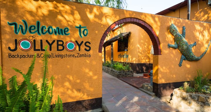 Jollyboys Backpackers