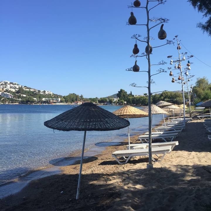 Pitos Bungalows