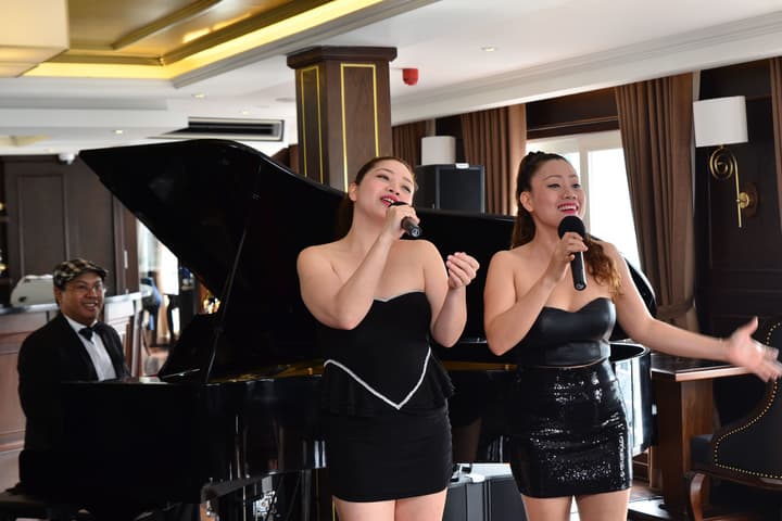 Paradise Elegance Cruise
