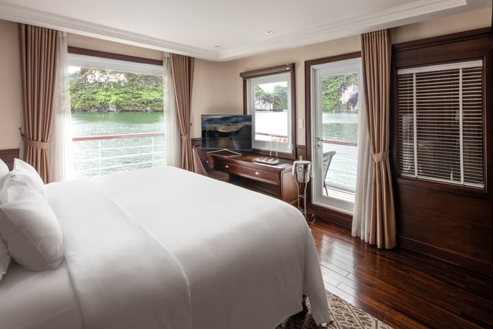 Paradise Elegance Cruise