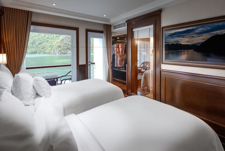 Paradise Elegance Cruise