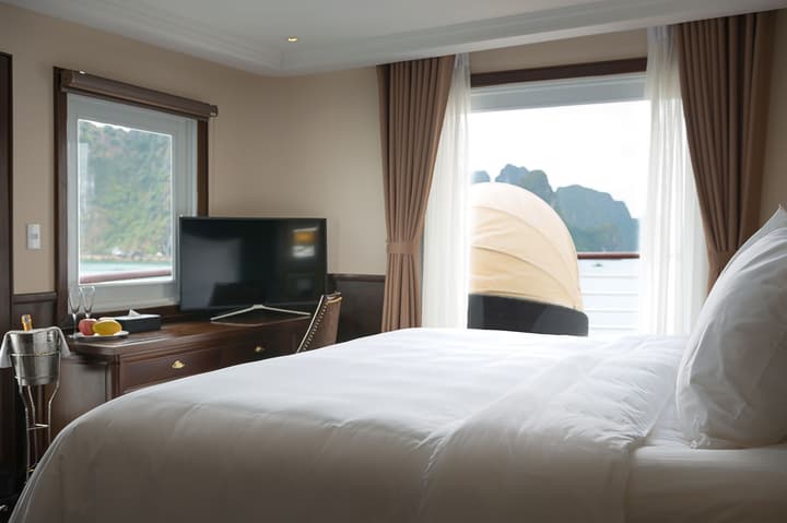 Paradise Elegance Cruise