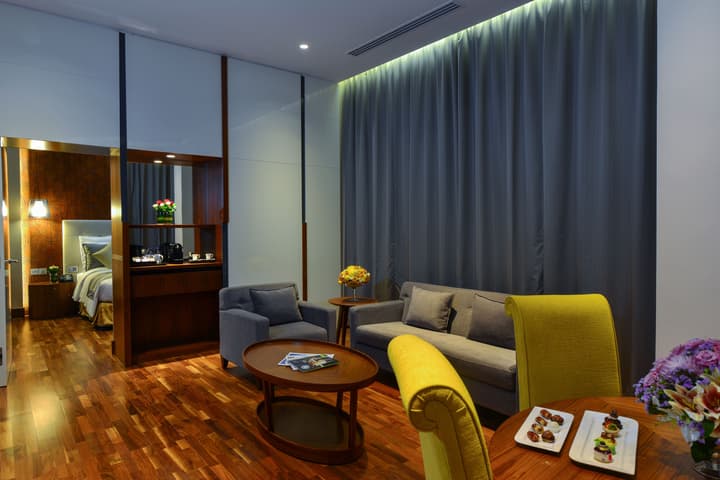 The Avenue Hotel