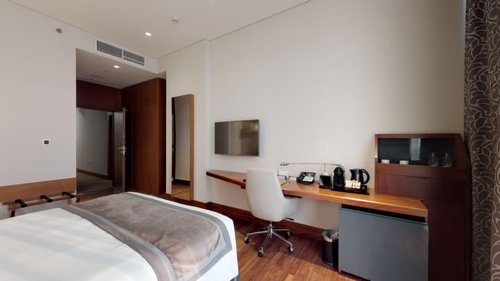 The Avenue Hotel