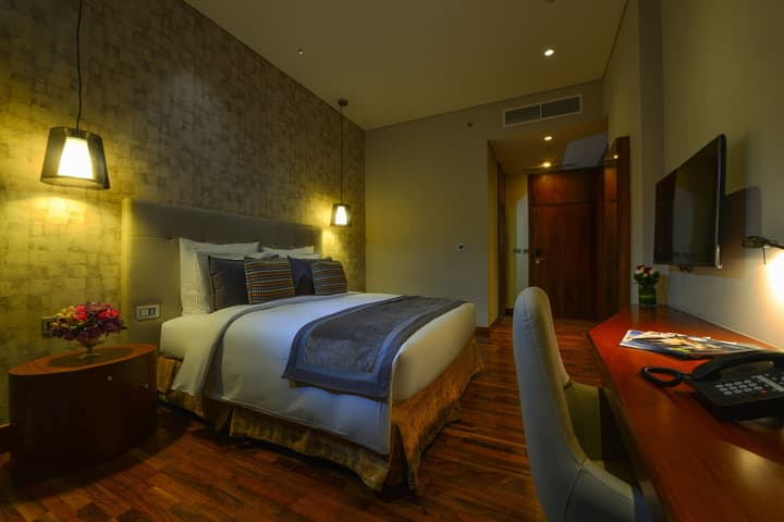 The Avenue Hotel