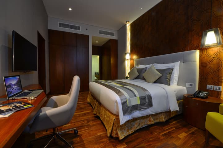 The Avenue Hotel