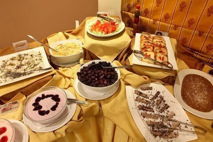Capri Hotel Suites