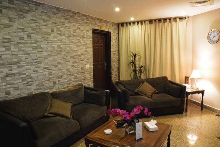 Capri Hotel Suites