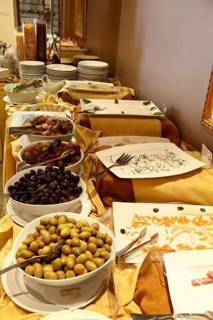 Capri Hotel Suites