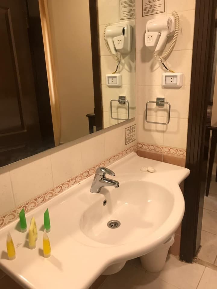 Capri Hotel Suites