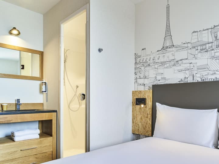 greet Hotel Paris porte de la Chapelle - Aréna