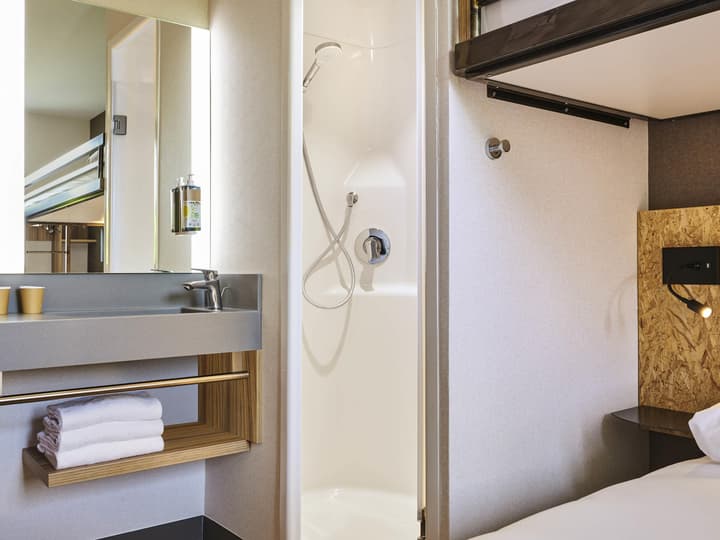 greet Hotel Paris porte de la Chapelle - Aréna