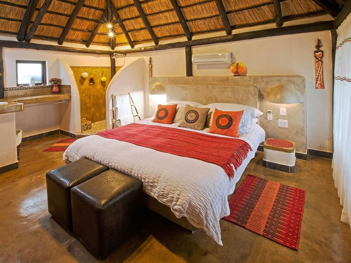 Raptor Retreat Game Lodge