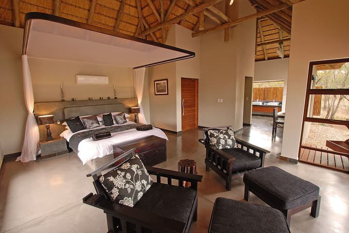 Raptor Retreat Game Lodge