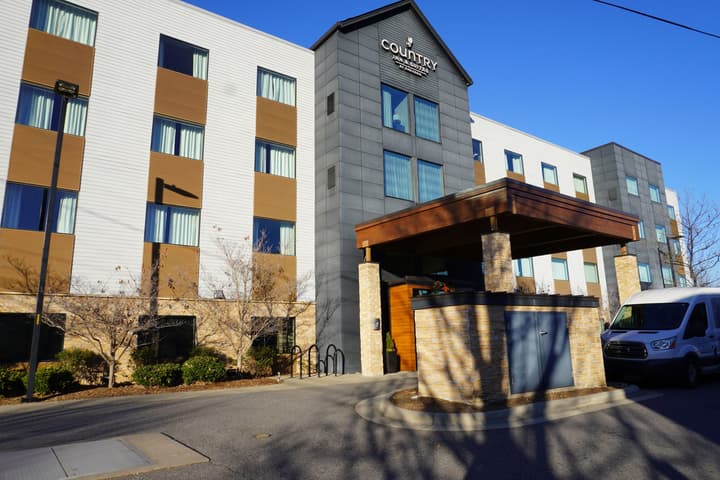 Country Inn & Suites by Radisson Asheville River Arts District