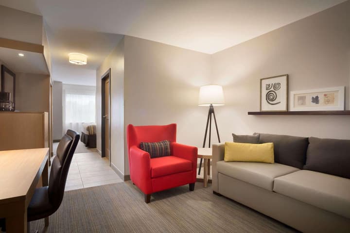 Country Inn & Suites by Radisson Asheville River Arts District
