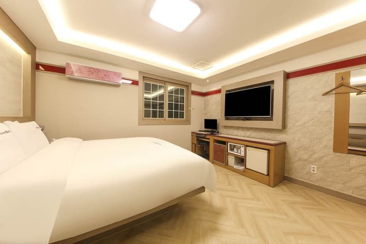 Sugar Hotel