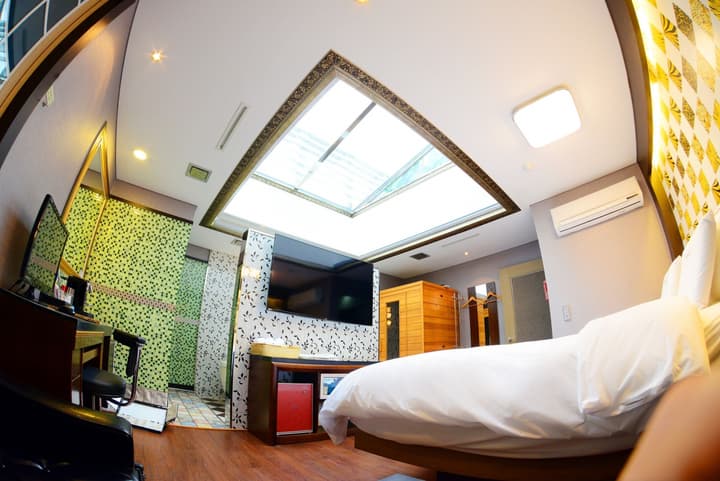 Sugar Hotel
