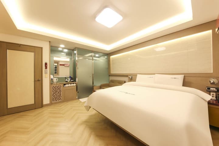 Sugar Hotel