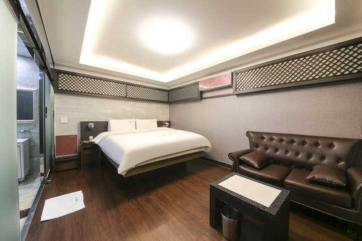 Sugar Hotel