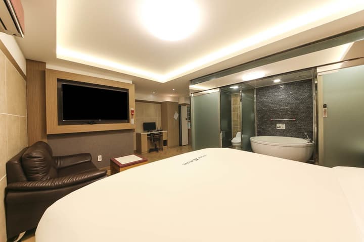 Sugar Hotel