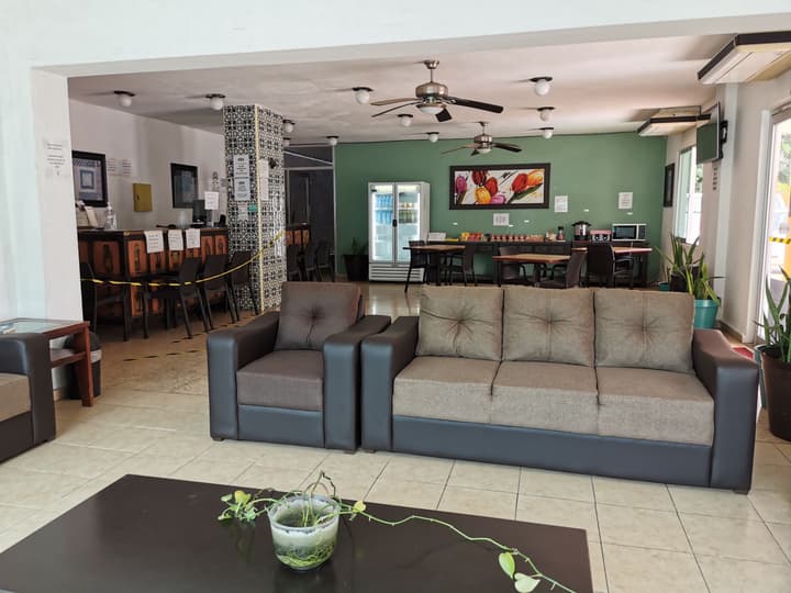 Las Dalias Inn