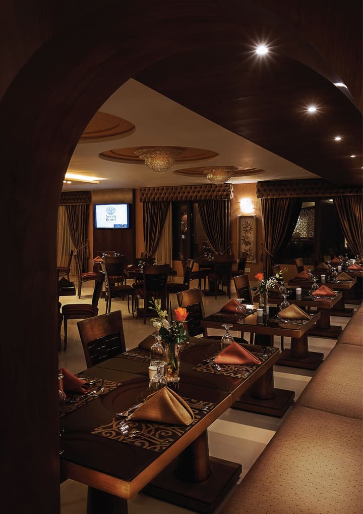 Seven Roses Hotel