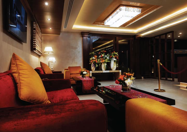 Seven Roses Hotel