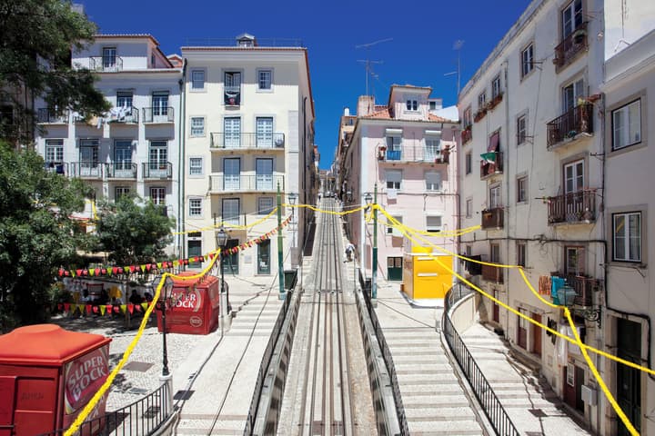 LSA Ascensor da Bica by Numa