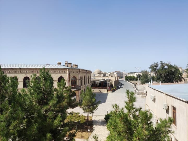 Ziyobaxsh Hotel