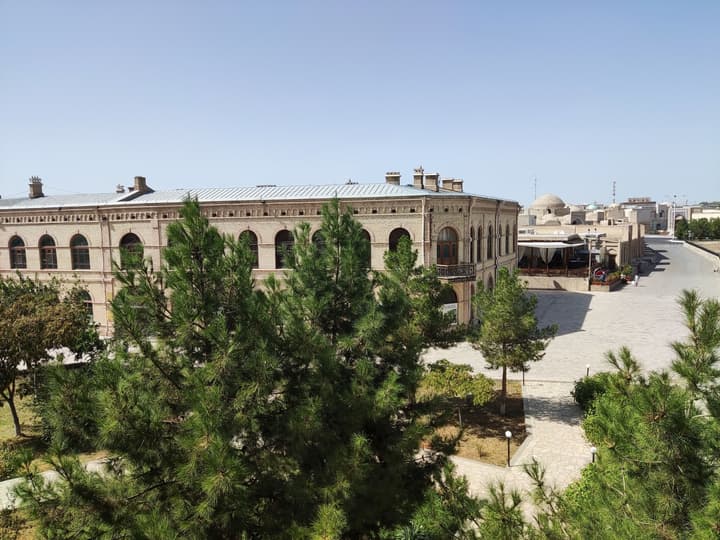 Ziyobaxsh Hotel