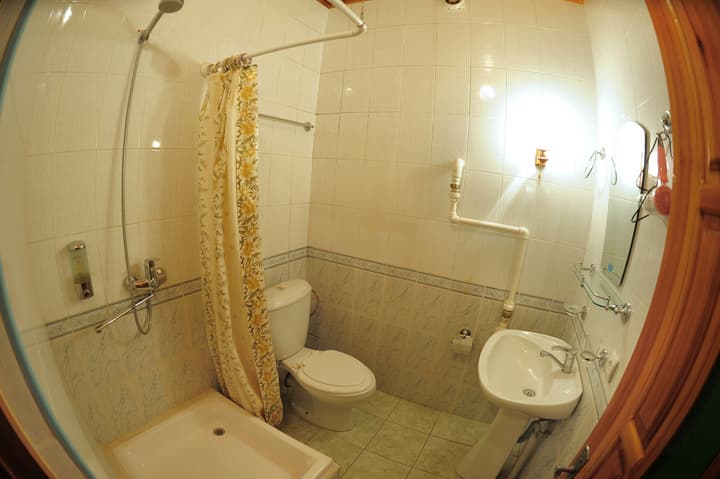 Ziyobaxsh Hotel