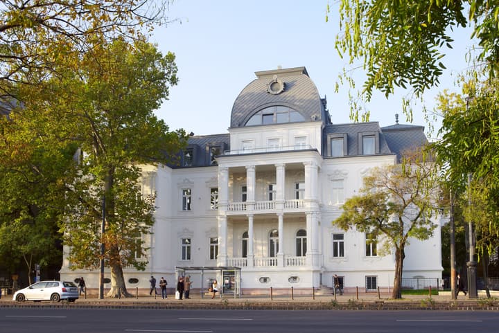 Mirage Medic Hotel