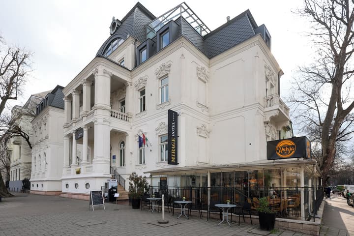 Mirage Medic Hotel