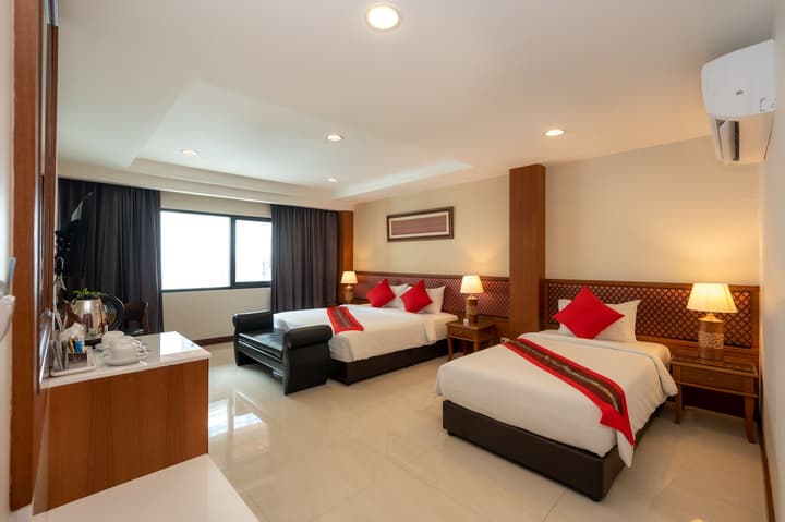 True Siam Rangnam Hotel