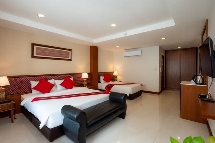 True Siam Rangnam Hotel