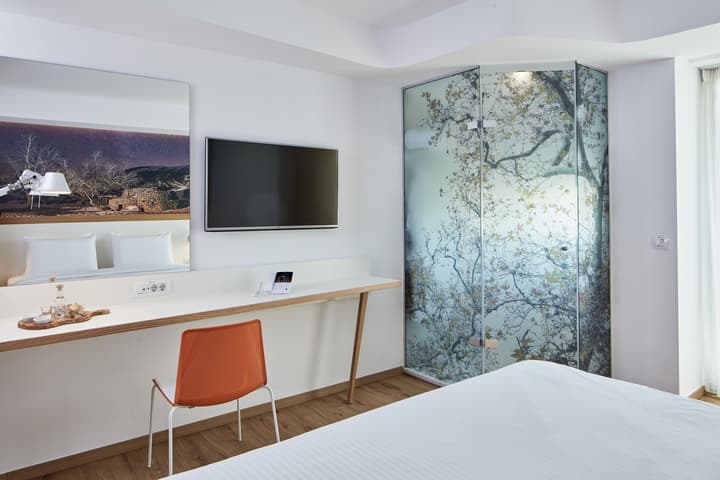 Olive Green Hotel