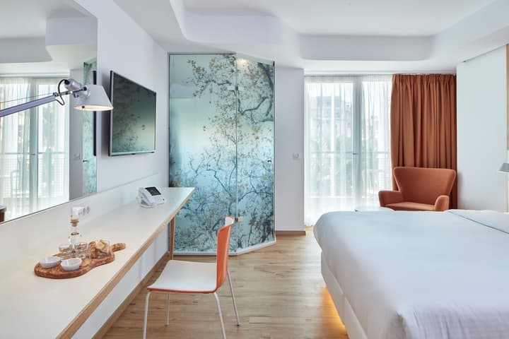 Olive Green Hotel