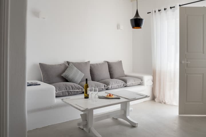 Cova Mykonos Suites