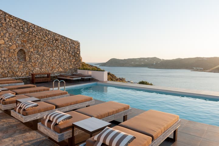 Cova Mykonos Suites