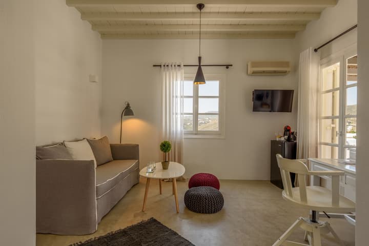Cova Mykonos Suites