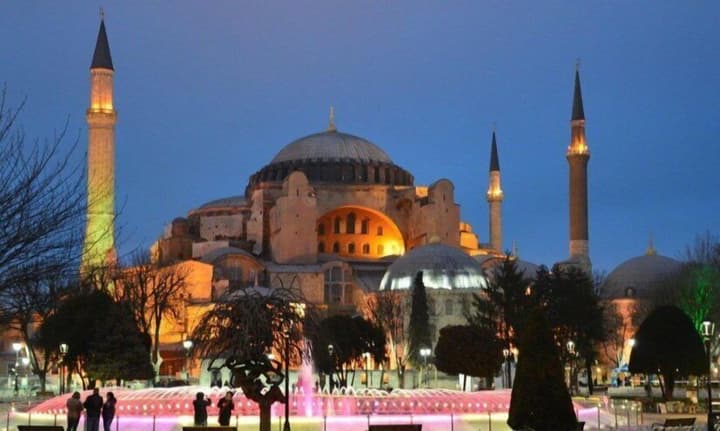 Golden Saray Apart