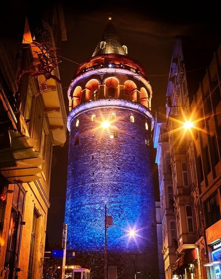 Golden Saray Apart