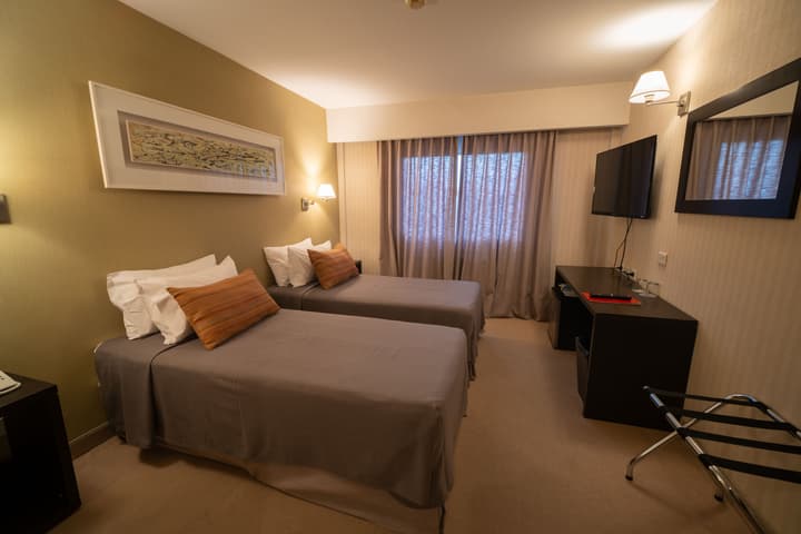 Hotel Mil 810