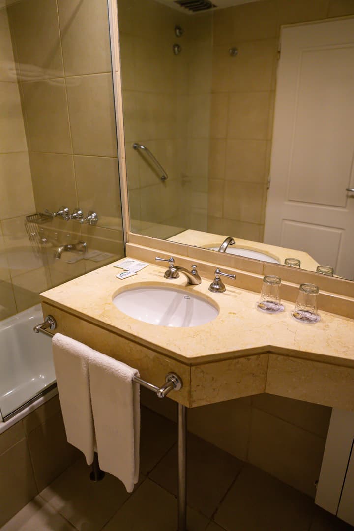 Hotel Mil 810