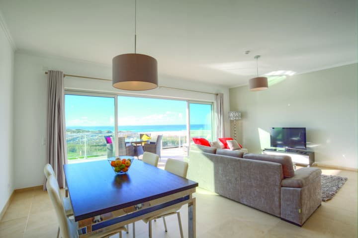 The Beachfront Praia D'el Rey Golf & Beach Resort