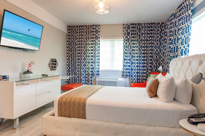 Oceanside Hotel and Suites